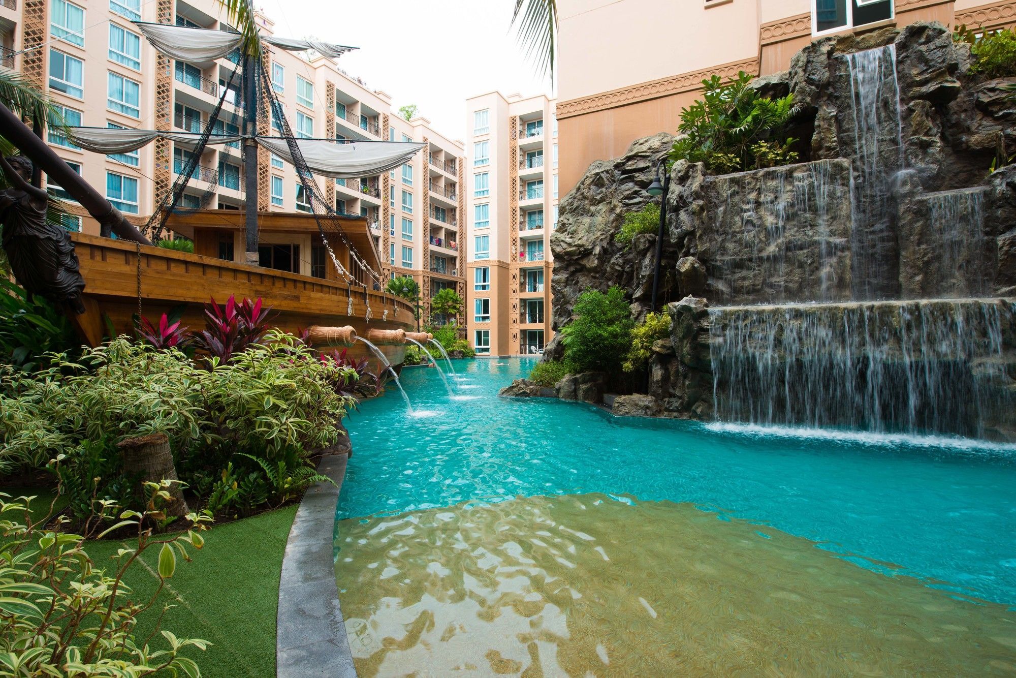 Atlantis Pattaya High Service หาดจอมเทียน ภายนอก รูปภาพ