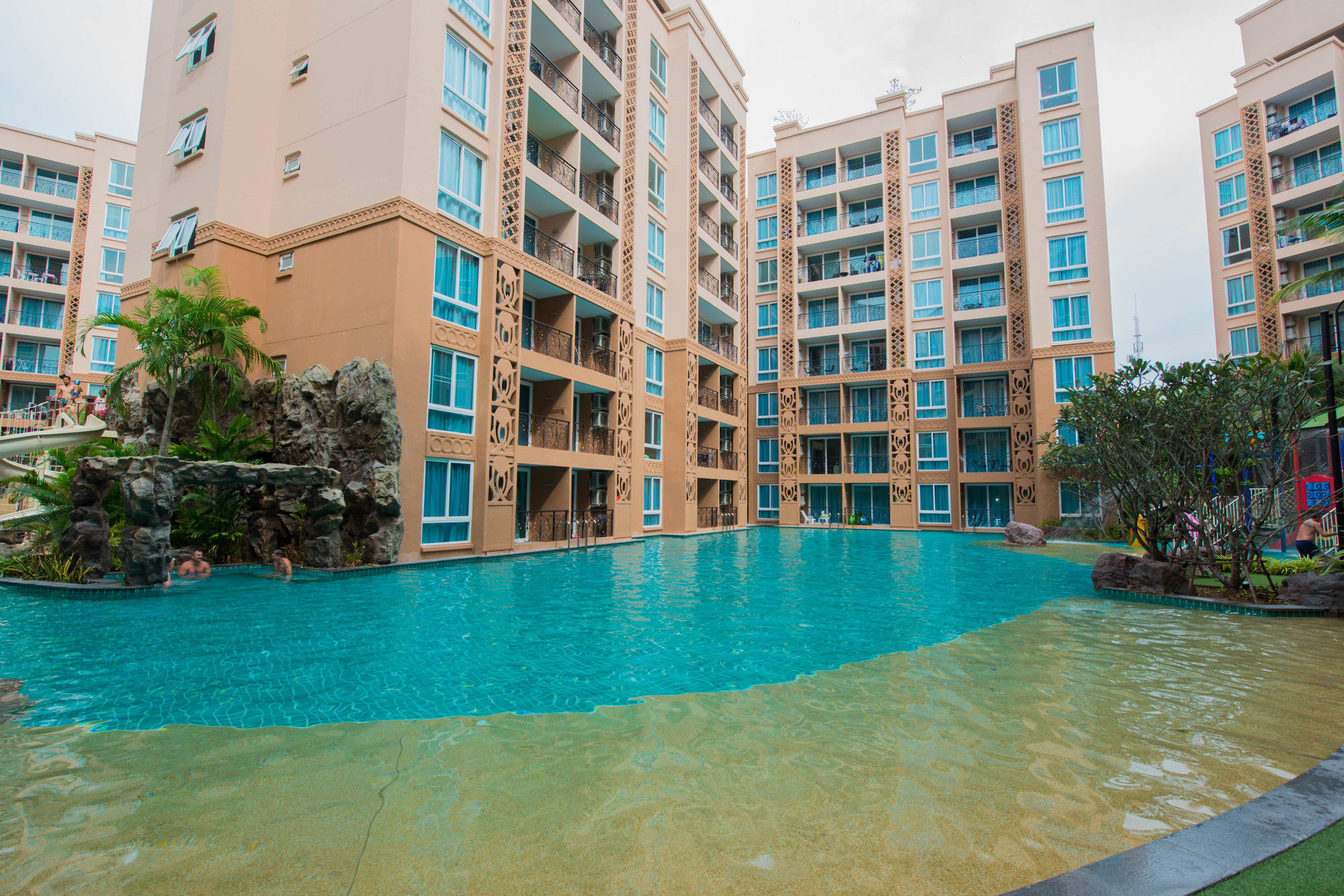 Atlantis Pattaya High Service หาดจอมเทียน ภายนอก รูปภาพ