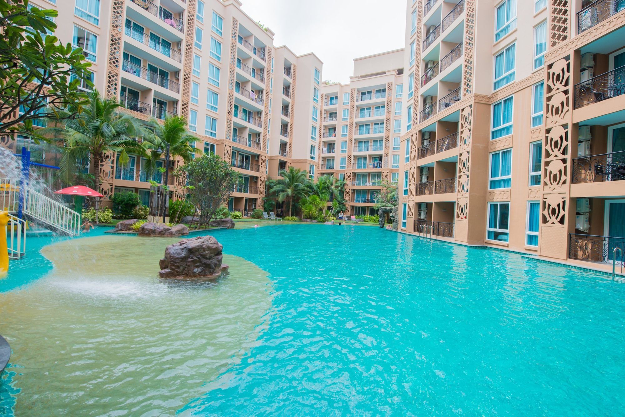Atlantis Pattaya High Service หาดจอมเทียน ภายนอก รูปภาพ