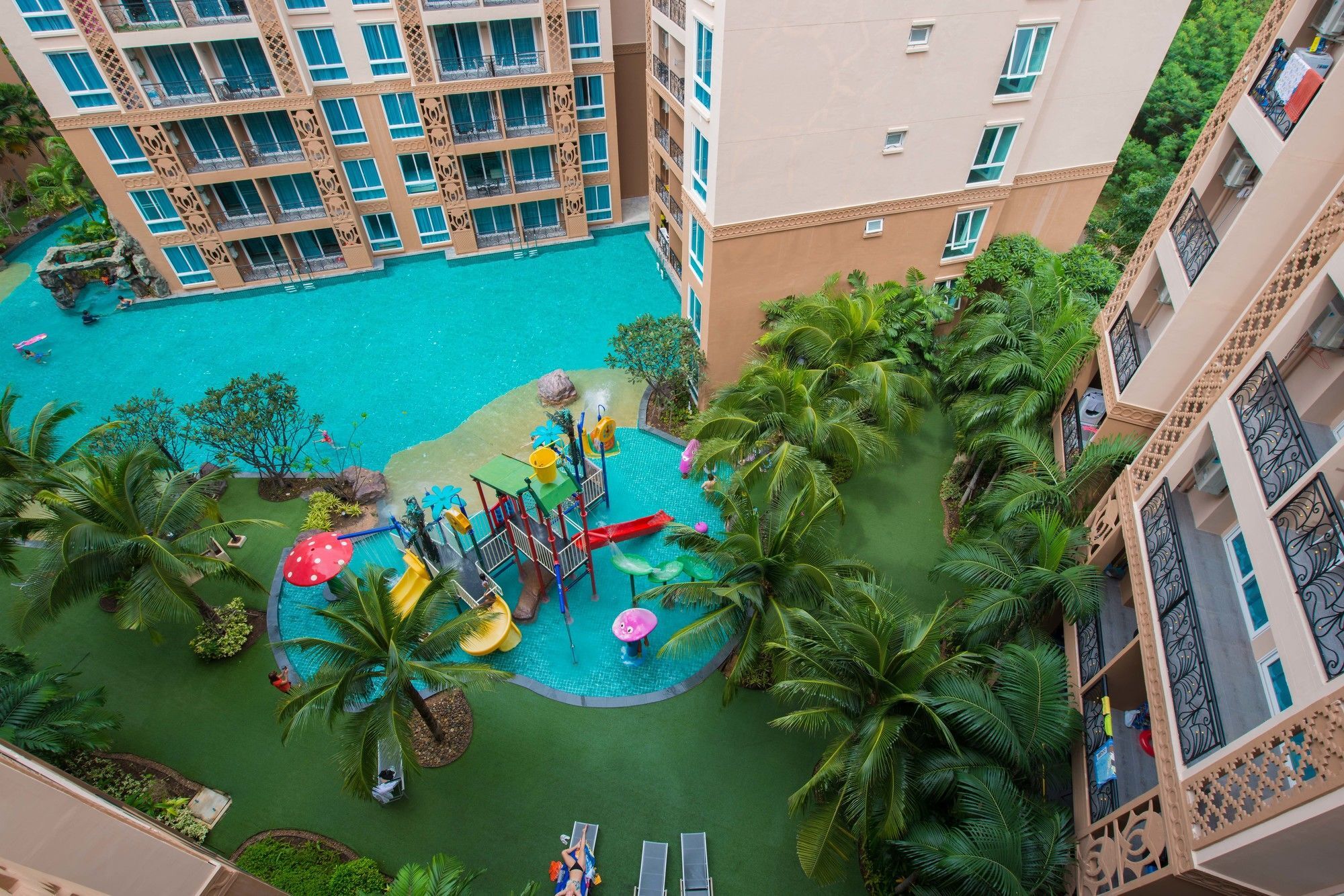 Atlantis Pattaya High Service หาดจอมเทียน ภายนอก รูปภาพ