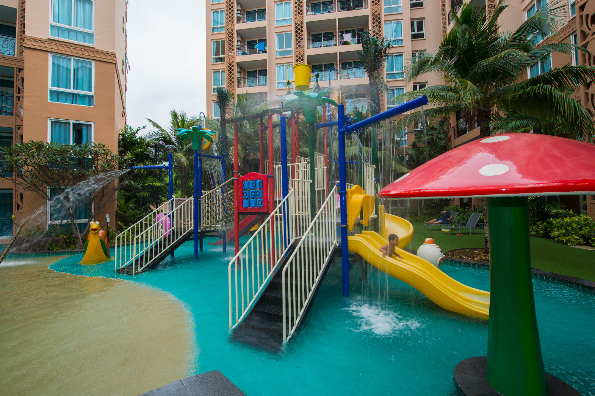 Atlantis Pattaya High Service หาดจอมเทียน ภายนอก รูปภาพ