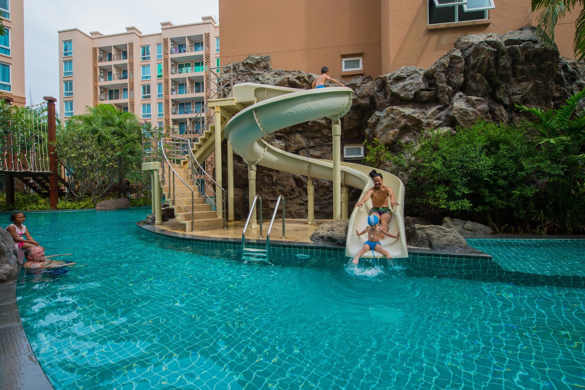 Atlantis Pattaya High Service หาดจอมเทียน ภายนอก รูปภาพ