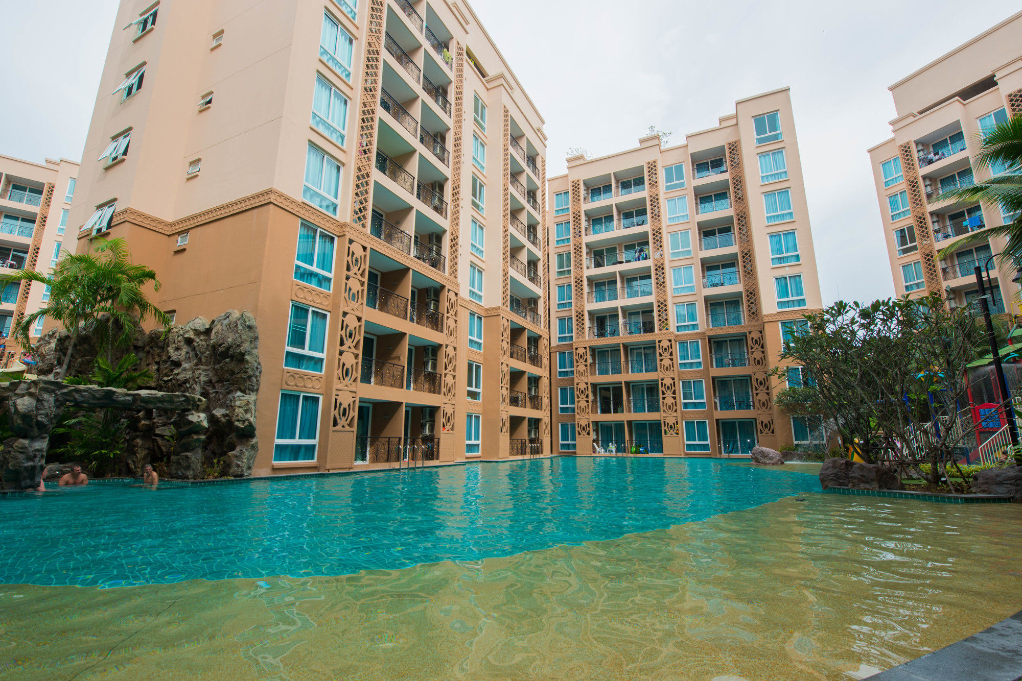 Atlantis Pattaya High Service หาดจอมเทียน ภายนอก รูปภาพ